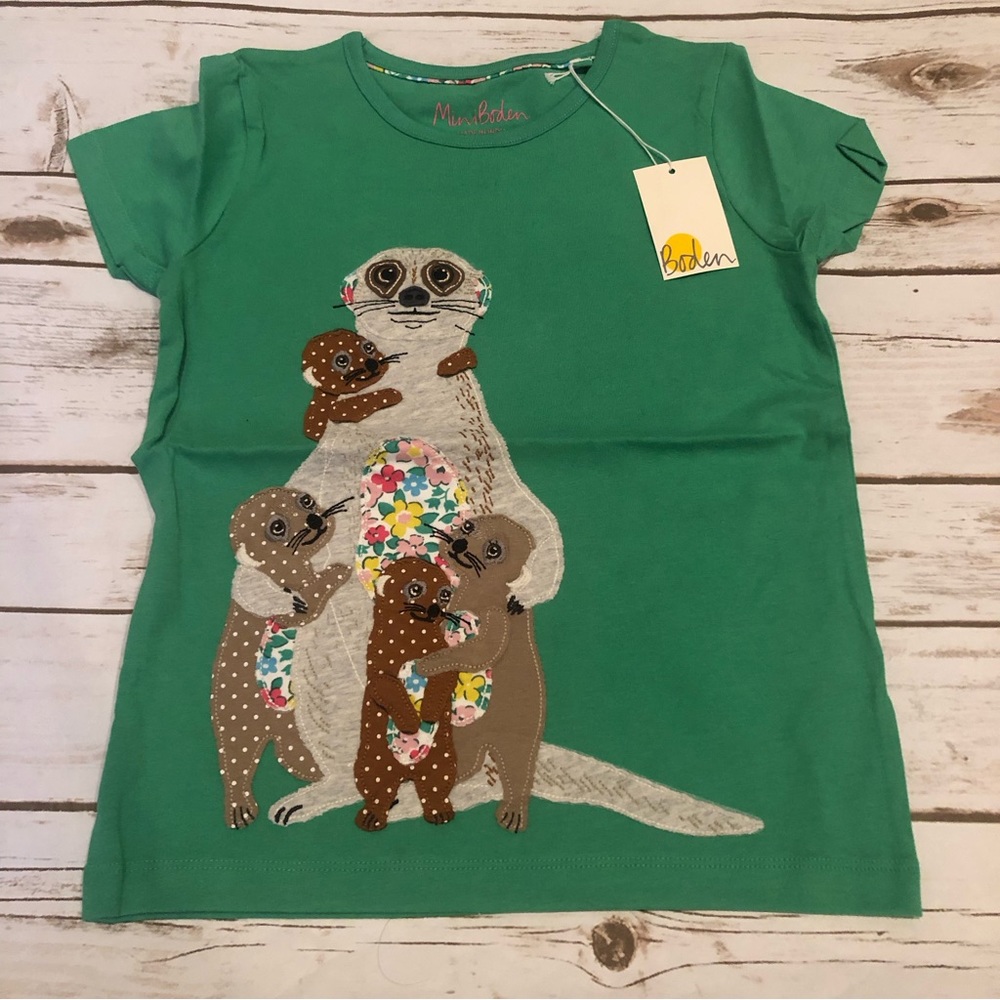 Mini Boden animal family tee